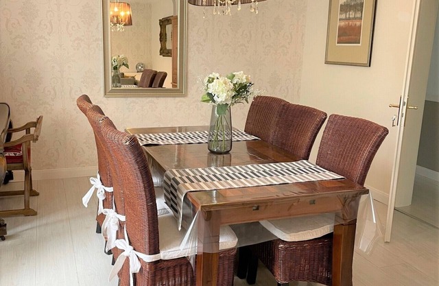 Luxury 2 bedroom apartm. in a quiet central street