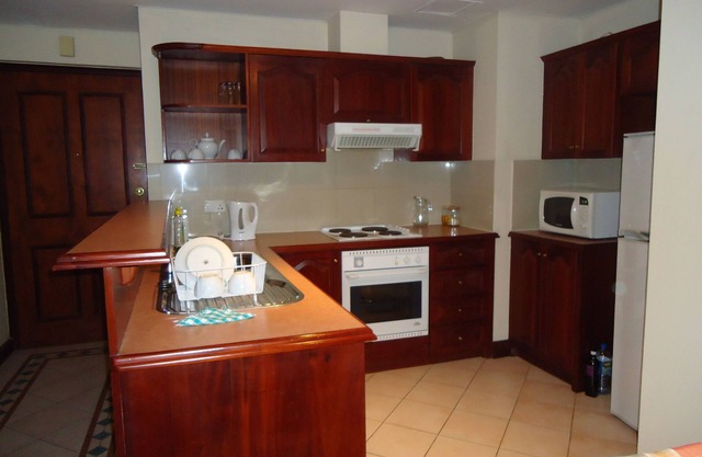 Luxury 2 Bedroom Apt., Crescat Residencies, Colombo 3, Sri Lanka.