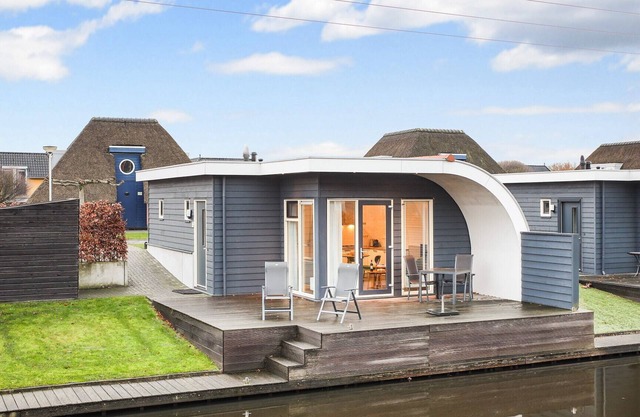 Luxury 2-person bungalow