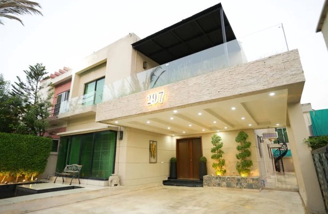 Luxury 3 Bedroom Villas w/Waterfall & Manicure Garden