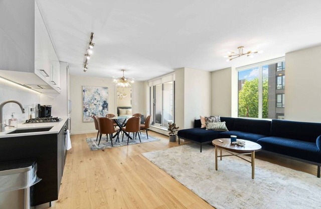 Luxury 3BD apartment, Downtown