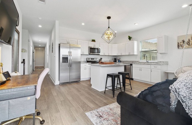 Luxury 3br Oasis w/Jacuzzi