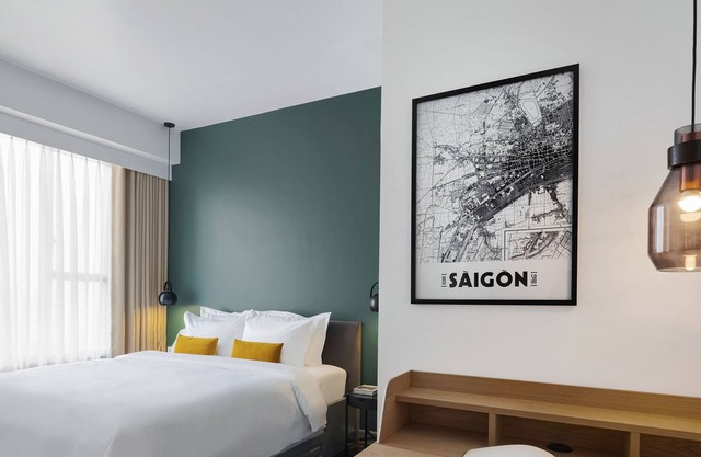 LUXURY 3BR SAIGON CHIC, 5 MINS BEN THANH MARKET D1,HI-SPEED NET