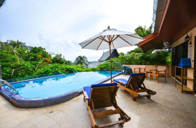 Luxury 4 Bed Infinity Pool Villa, Chef.