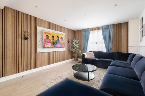 Luxury 4 Bedroom Apartment in Central London