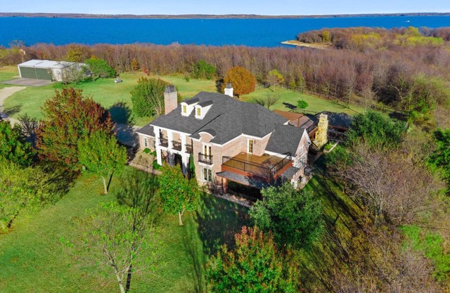 Luxury 5 Acre Private Estate on Lake Ray Roberts