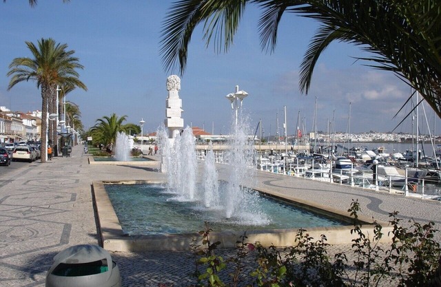 Luxury 5 bed detached Villa, pool w/ fence, WiFi, fantastic views, near beaches