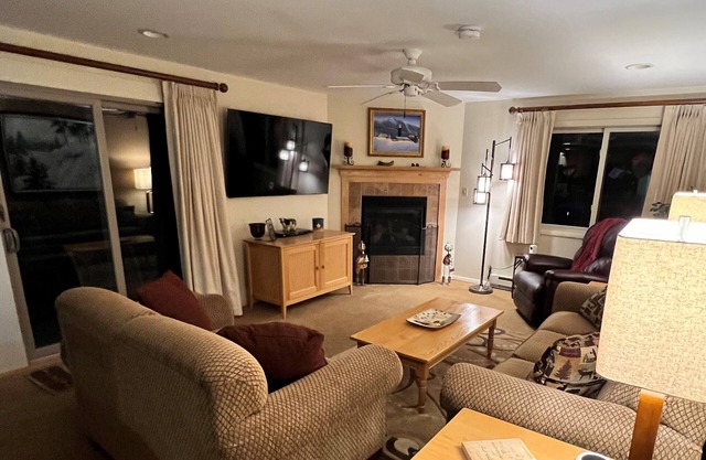 Luxury and Convenience . Ski in-Ski out Condo in the Heart of Everything