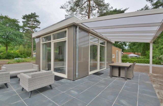 Luxury and relaxation in the Boterbloem Wellness Chalet