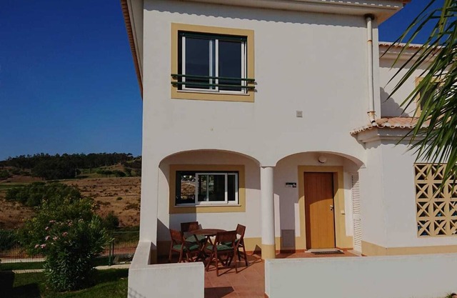 Luxury and Spacious 3 Bed end of terrace Linked Villa with large pool