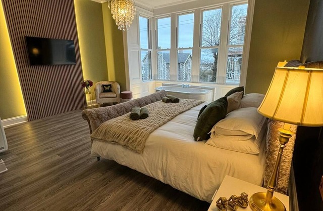 Luxury apartment, 5 min walk from Weston seafront