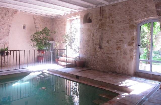LUXURY APARTMENT (2 TO 4 PEOPLE) IN A 17TH CENTURY RESIDENCE