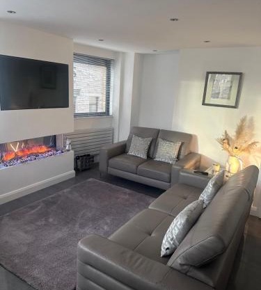 LUXURY Apartment Belfast City Centre overlooking Custom House Sqaure