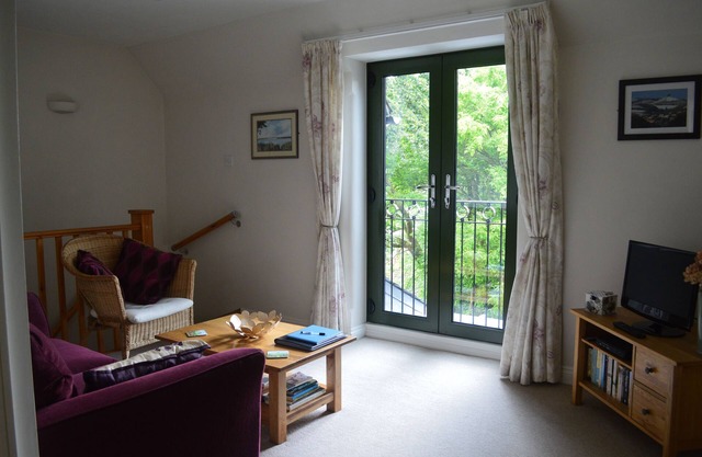 Luxury Apartment close to shops, coast and stunning beaches. Far reaching views