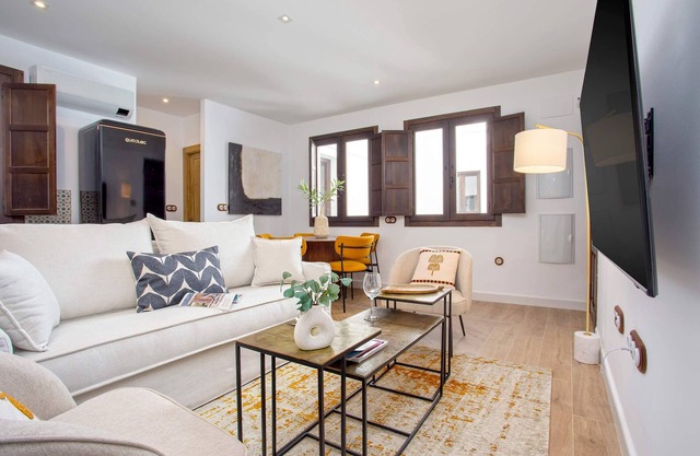 Luxury apartment in Granada. Horno Marina 10