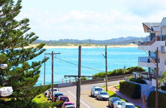 Luxury Apartment - Ocean Views & Large Roof Top Garden with Private Spa