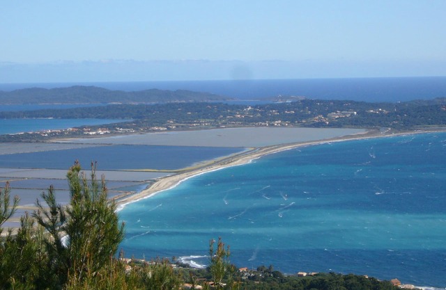 Luxury apartment very 'decor' facing the islands, breathtaking sea view, air conditioning