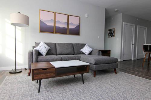 Luxury Apartment W Gym, Steps From Commuter Rail #2013