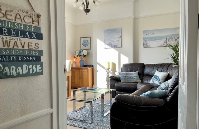 Luxury apartment with parking, close to the sea and all facilities