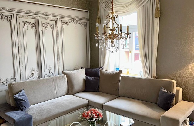 Luxury apartment "Zoras Welt" in prime location in Dresden Neustadt