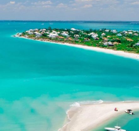 Luxury Beach Condo Located On The Bay In A Tropical Oasis!