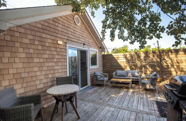 Luxury Beach Cottage: Wineries, Shopping & The Hamptons