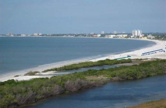 Luxury Beach Penthouse with Incredible Direct Gulf View