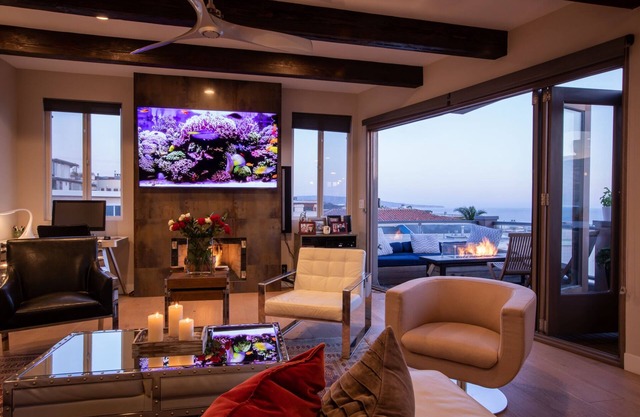 Luxury beach vacation - Ocean view bright and fun