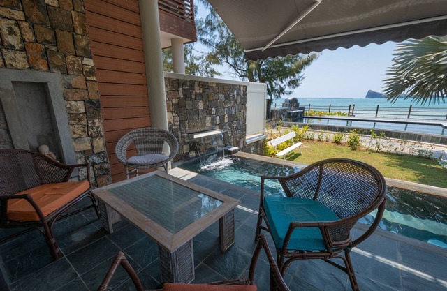 Luxury beachfront duplex, Coin de Mire view/3Bedrooms, 2 swimming pool !