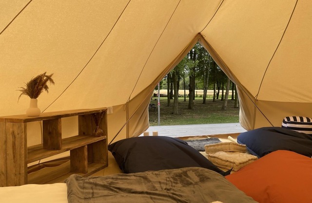 Luxury Bell Tent: Countryside Escape with Private Kitchen & Bathroom.