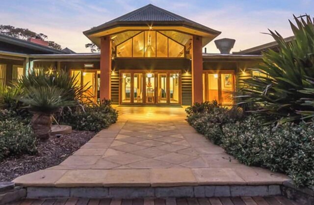Luxury Biram Lodge Bush Retreat