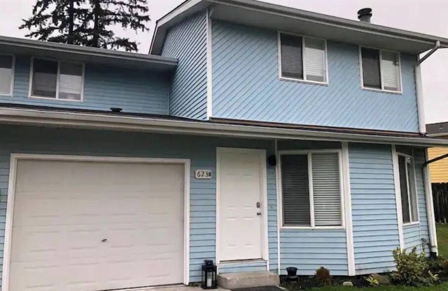 Luxury Brand New Remodeled 3 Bedroom Duplex!