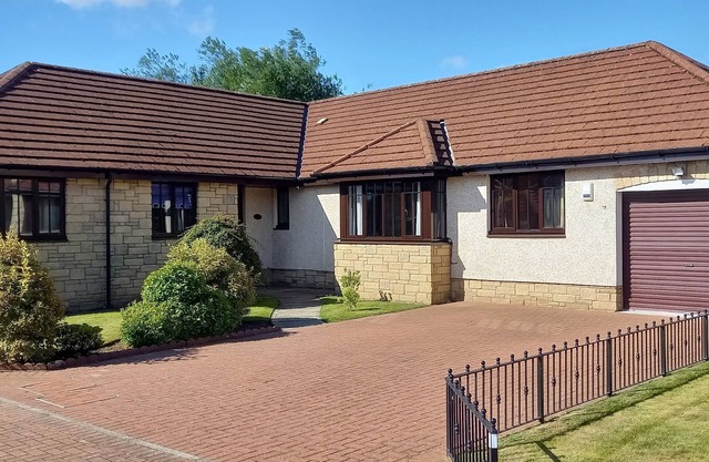 Luxury bungalow in a quiet but central location in the coastal town of Kirkcaldy