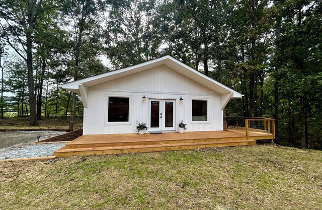 Luxury Bungalow w/Scenic Tree View - near Travelers Rest & Furman University.
