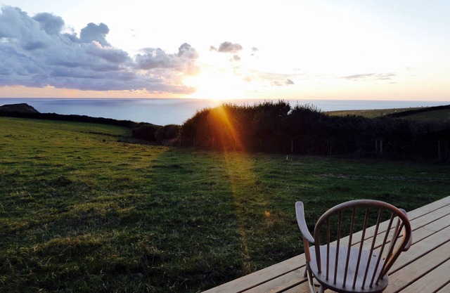 Luxury Cabin for two with panoramic views of the North Cornwall coast.