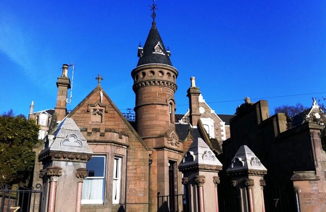 Luxury Carbet Lodge in the Heart of Broughty Ferry with Garden