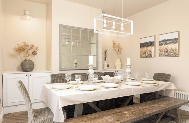 Luxury Cardiff Townhouse, 5 bedrooms, sleeps up to 12 guests