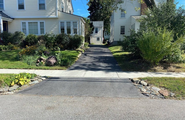 Luxury Carriage House Apt - Walk @ Bike To Everythingn Historic South End of BTV