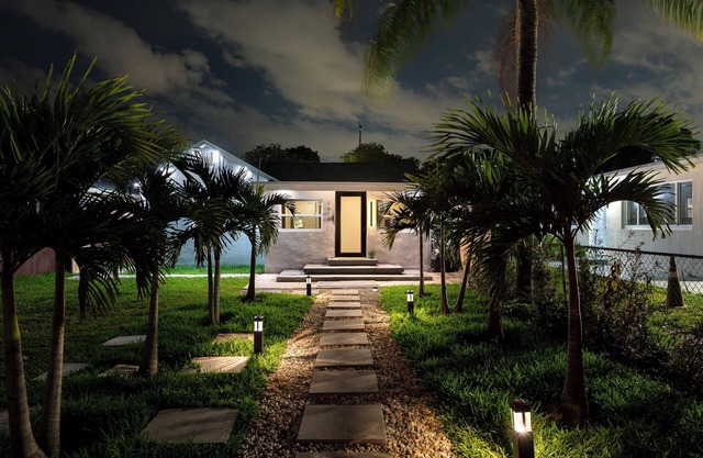 Luxury Casa Cusco in Hollywood [Hot Tub & Backyard Oasis]