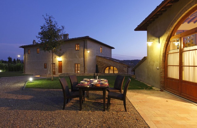 Luxury,Charming,in true Chianti, sleeps 22 or +/- pople., with AIR-CONDITION!