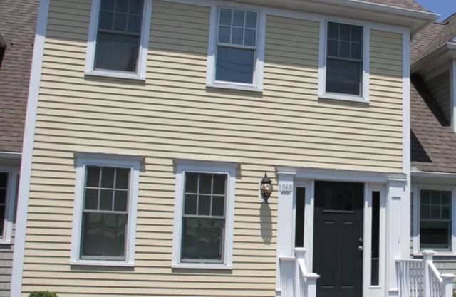 Luxury Chatham Town Home. Close to town & beaches!