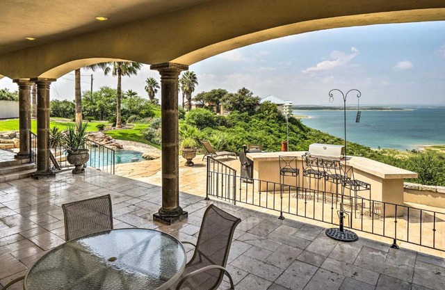 Luxury Del Rio Home with Pool and Lake Views!