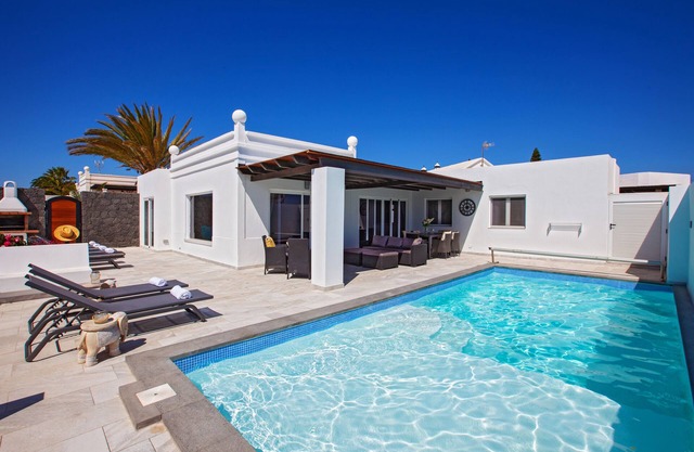 Luxury Detached Private Villa with Heated Private Pool
