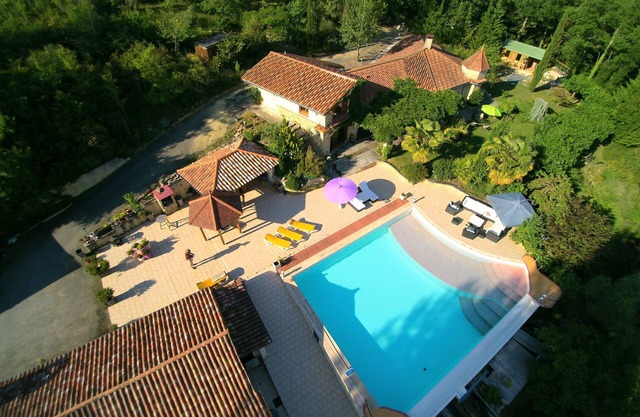 Luxury family villa in the heart of Gascony. Large pool & gorgeous view
