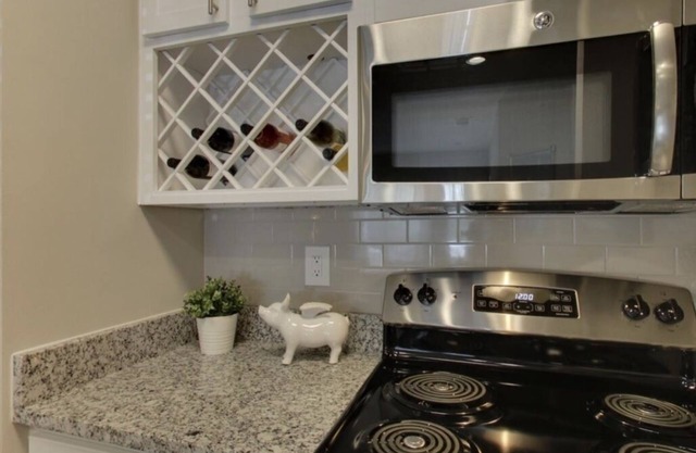 🔆Luxury Gated Condo Heart ♥️ Everything!🔆