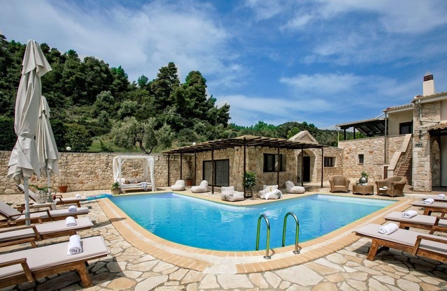 Luxury Halkidiki Villa | King 5 Bedroom Villa | Private Pool | Kassandra