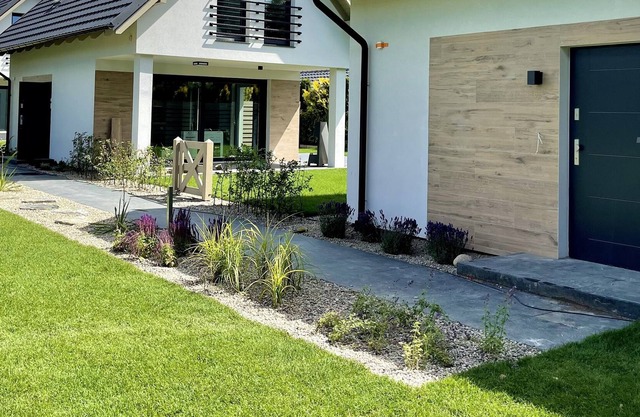 Luxury home in a quiet village- 5 minutes to the beach