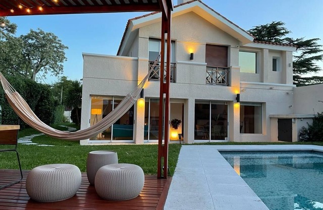 Luxury Home in Carrasco Sur, Spectacular! 4 Bedrooms