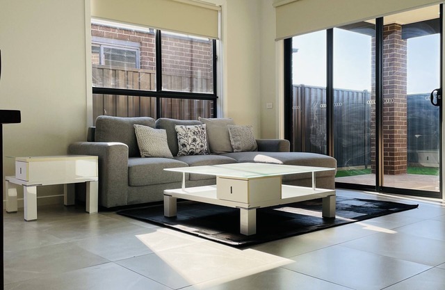 Luxury Home In Melton South- Free Parking And Wifi !