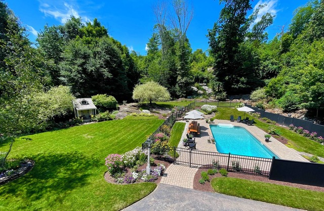 Luxury Home, Pool, fireplace